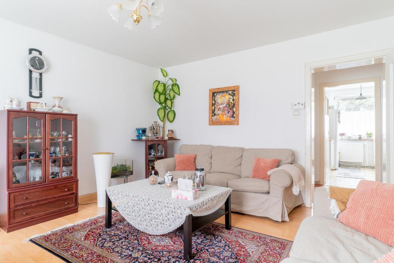 Private Apartment *
